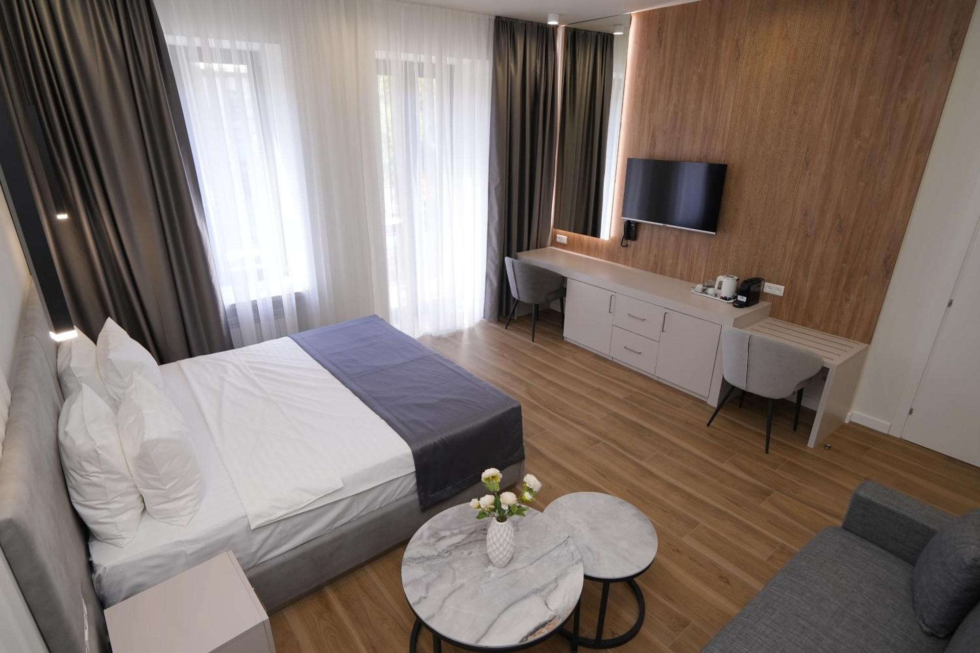 יירבאן Ser In Hotel מראה חיצוני תמונה