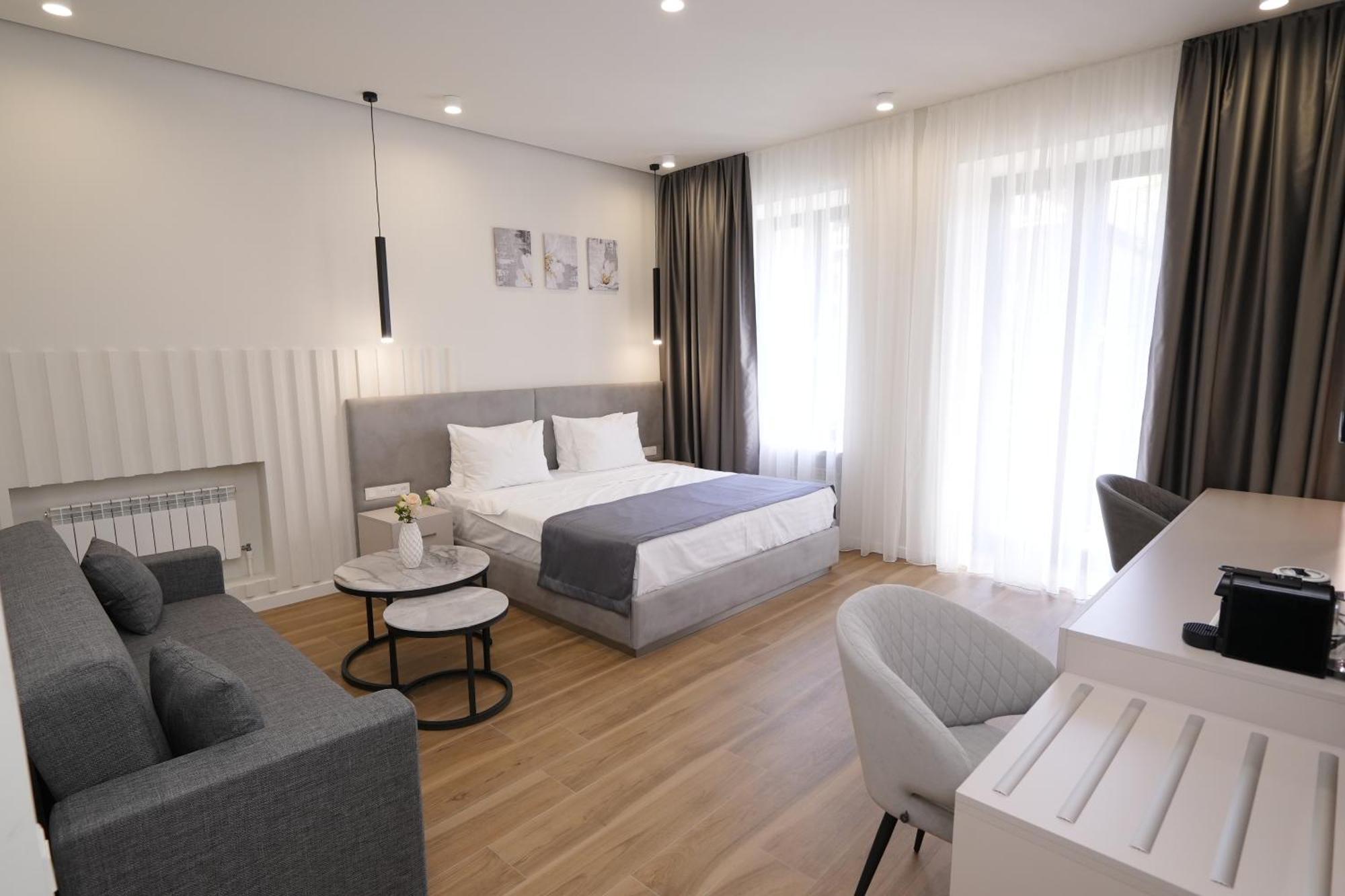 יירבאן Ser In Hotel מראה חיצוני תמונה