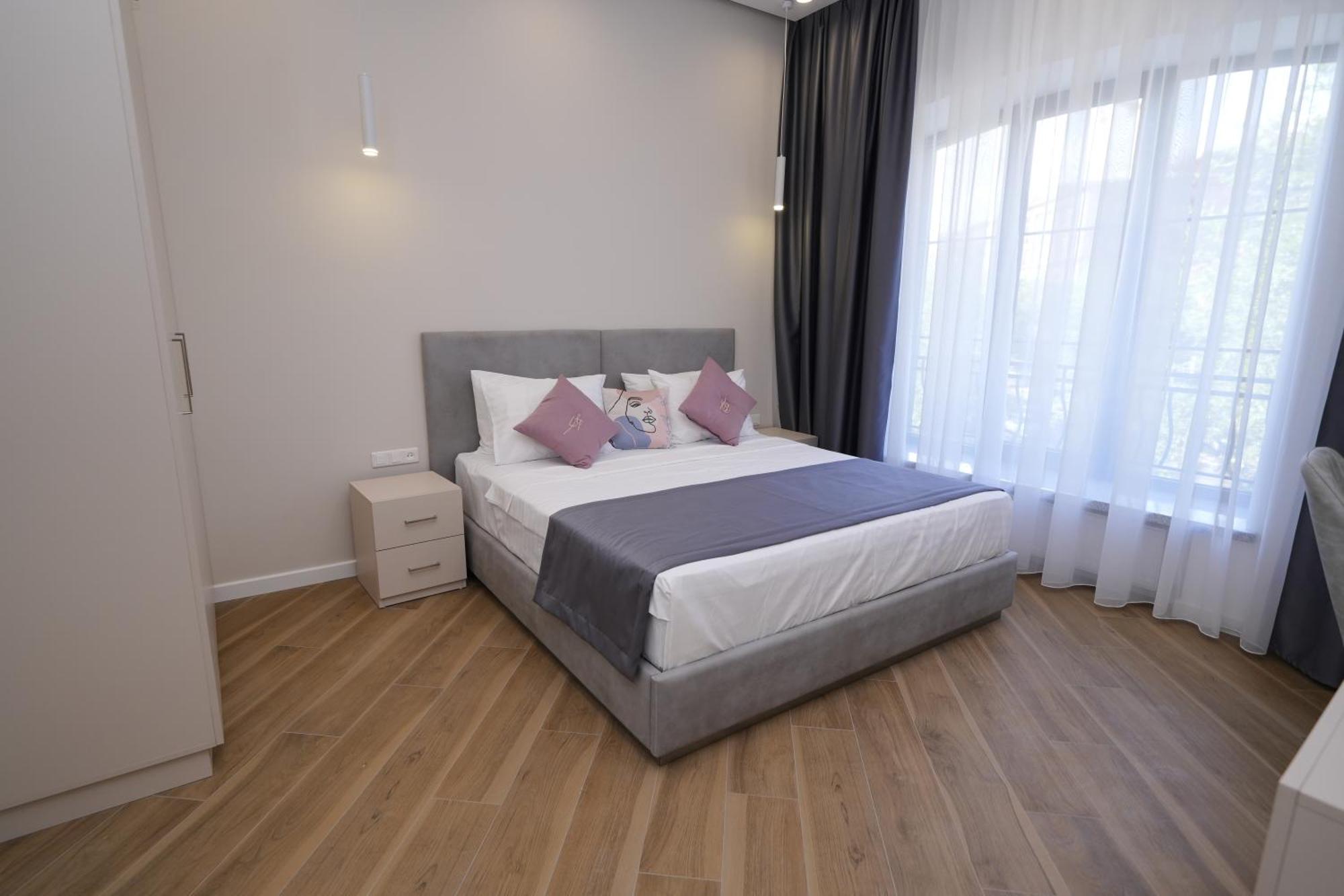 יירבאן Ser In Hotel מראה חיצוני תמונה