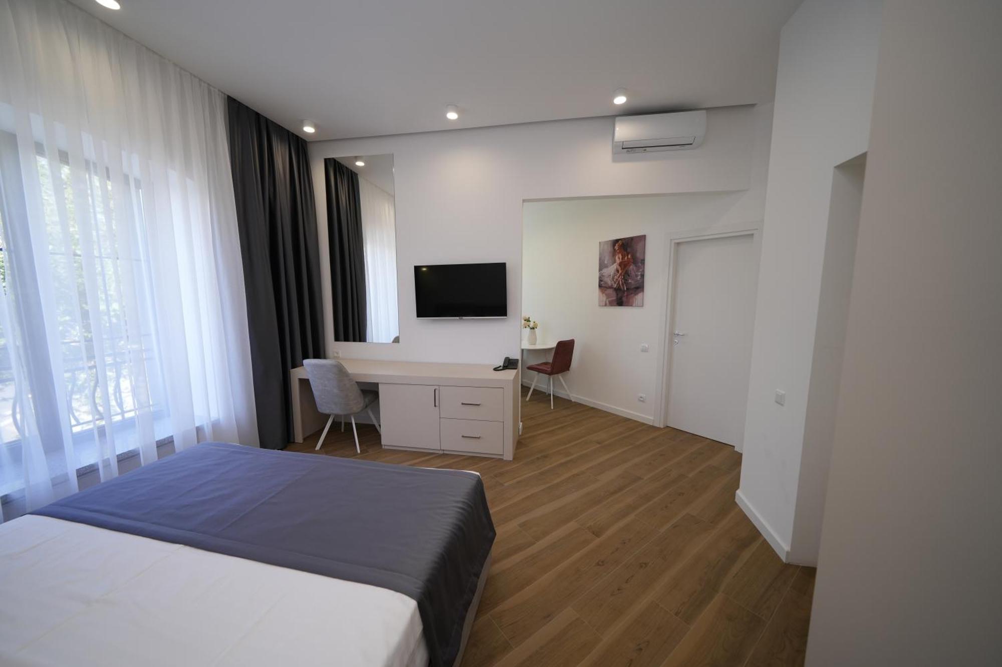 יירבאן Ser In Hotel מראה חיצוני תמונה